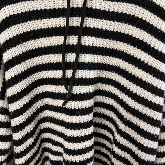 Time and Tru Long Sleeve Striped Hoodie (Size Large) - Picture 3 of 4